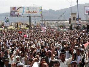 متظاهرون ضد الرئيس اليمني في صنعاء