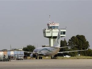 طائرة في مطار طرابلس الدولي

