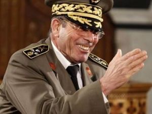 قائد اركان الجيش التونسي رشيد عمار في مقر الحكومة بتونس العاصمة
