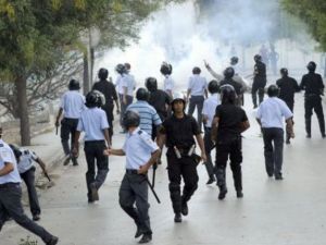 الشرطة التونسية تفرق متظاهرين امام قناة نسمة