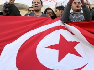 تونسيون يحتفلون بذكرى الشهر الاول على الثورة التونسية
