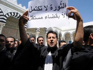 تظاهرة لقضاة تونس تعود الى نيسان/ابريل 2012
