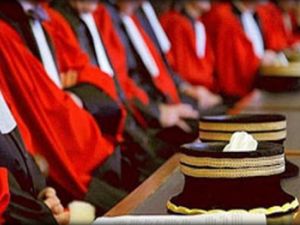 قضاة تونس يضربون رفضا لـ"اعتداء" الحكومة