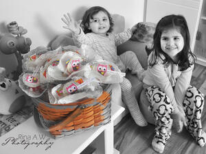 Rina and her kids make Valentine's a family day. (pic courtesy of craftnstyle.blogspot.com)