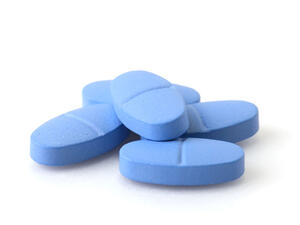 The Israeli Army has ordered 1,200 of the blue pills. But what for? (Image: Shutterstock/CreaPicTures)