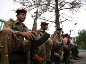 جنود موالون للواء محسن الاحمر في صنعاء 