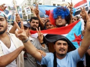 يمنيون جنوبيون في تظاهرة للمطالبة بالاستقلال في عدن