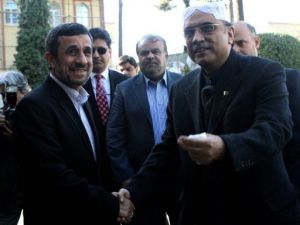 زرداري في طهران لبحث انبوب الغاز الباكستاني الايراني