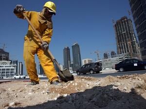 حوالي 150 ألف عامل مصري يعملون في قطر
