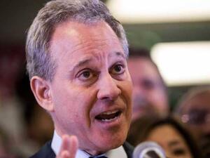 المدعي العام لولاية نيويورك إيريك شنايدرمان 