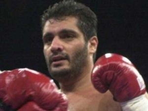 العثور على الملاكم الفرنسي السابق "دريدي" مقتولًا بالرصاص