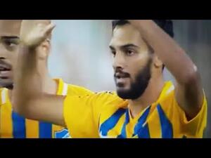  موسى التعمري لاعب نادي ابويل نيقوسيا القبرصي ساجدا في الملعب 