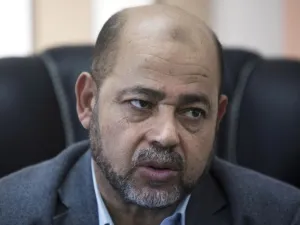 أبو مرزوق قال إن حماس عرضت إجراء انتخابات على الوسيط المصري 