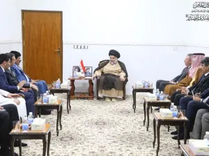اللقاء عقد في مدينة النجف، الجمعة، بحسب الموقع الرسمي للصدر 