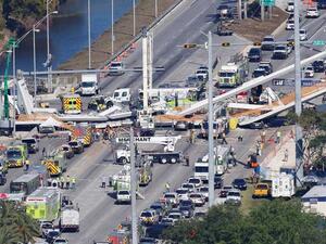 أربعة قتلى على الأقل بانهيار جسر فوق طريق سريع في ميامي 