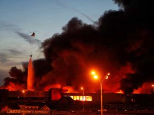 إجلاء 3 آلاف شخص جراء حريق في مركز تسوق في موسكو