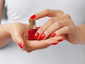 الأظافر الجميلة باتت من سمات المرأة العصرية الأنيقة
