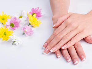 إن الاهتمام بالتفاصيل الدقيقة في جسم المرأة يُضفي عليها مزيداً من الجمال
