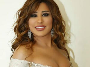 Najwa Karam asked media persona Rima Najim and TV presenter Nishan to stop filming and to enjoy her concert (Source: najwakram - Instagram)