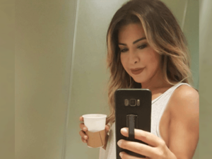 نوال الزغبي ترتدي الشورت القصير الذي لفت انتباه معجبينها كثيراً