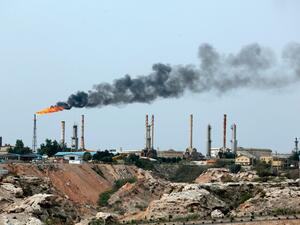 يقع حقل بحر السلام على مسافة نحو 120 كيلومترا شمال غربي طرابلس