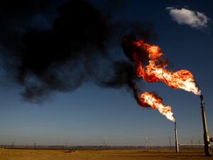 النفط الليبية تعلن حالة "القوة القاهرة" في حقل الشرارة