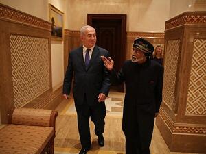 قاسمي: الزيارة جاءت بضغط أمريكي على السلطنة