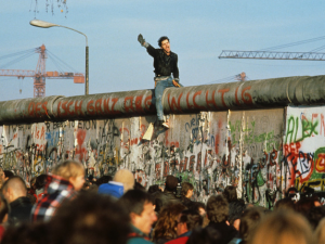 الوحدة الألمانية تمت في 3 تشرين الأول (أكتوبر) عام 1990