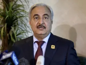 الفريق الليبي خليفة حفتر