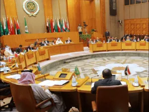بدأ توافد وزراء الخارجية العرب على القاهرة السبت للمشاركة في فعاليات الدورة