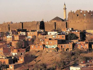قلعة دياربكر 
