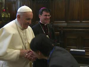 ينتاب القلق الكاثوليك المحافظين المستغربين، الذين انتقدوا البابا فرانسيس واتهموه بالابتعاد عن عقيدة وتقاليد الكنيسة