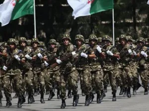 جنود من الجيش الجزائري