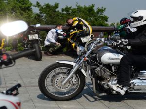 مقتل 5 أشخاص من هواة ركوب الدراجات النارية 