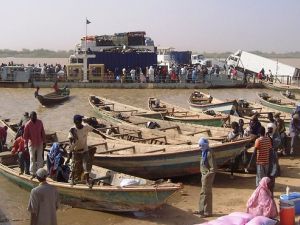 غرق باص يحمل حوالي 70 راكبًا في نهر السنغال