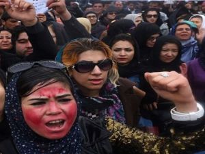  المتظاهرون رددوا “الموت لأنصار الإرهاب في أفغانستان” و “الموت لأنصار طالبان”