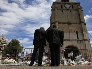  مهاجمة كنيسة ببلدة سانت إتيان دو روفراي في منطقة نورماندي شمال فرنسا