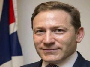 المتحدث باسم الحكومة البريطانية في الشرق الأوسط وشمال إفريقيا إدوين سموأل