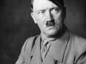 الزعيم النازي أدولف هتلر