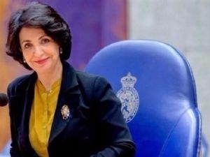 الهولندية من أصول مغربية خديجة عريب