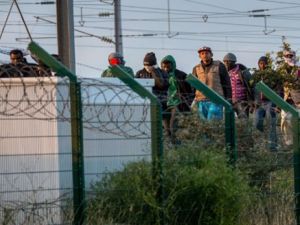 مهاجرون يقتحمون نفق بحر المانش الواصل بين فرنسا وبريطانيا