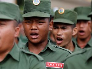 عسكريون في ميانمار
