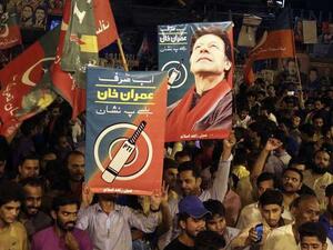 لم تستطع حركة "الإنصاف" حصد 137 مقعدا كانت تحتاج إليها لتشكيل حكومة بمفردها