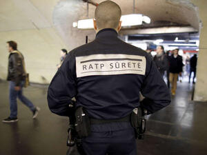 إصابة شرطي بجروح خفيفة، قبل إيقاف المهاجم البالغ من العمر 35 سنة