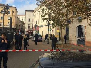 عناصر الشرطة الفرنسية في محيط البنك بمدينة أليس بجنوب فرنسا