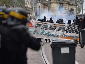 صدامات مع المتظاهرين في حملة نظمها الطلاب للحصول عدد أكبر من المقاعد الجامعية