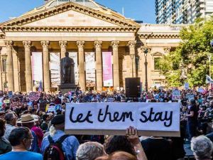 مظاهرة ضد مشروع قانون يمنع مدى الحياة منح تأشيرات للاجئين