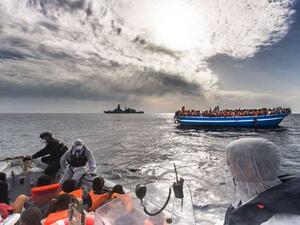 غرق زورق مطاطي قبالة سواحل ليبيا