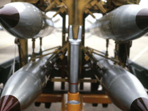 وجود أكثر من 200 قنبلة نووية أمريكية في الدول الأوروبية