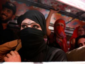 المحكمة العليا في باكستان أقرت بوجود "الجنس الثالث"